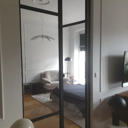 Apartament Mieszkanie mid-century modern w starej kamienicy niedaleko Targów MTP *
