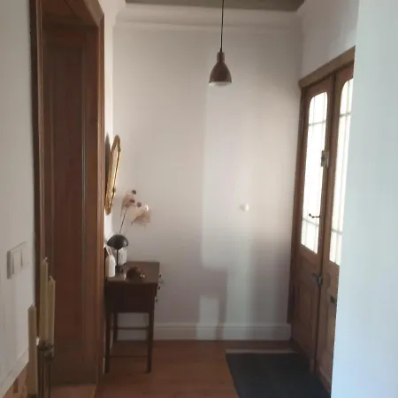Apartament Mieszkanie mid-century modern w starej kamienicy niedaleko Targów MTP *