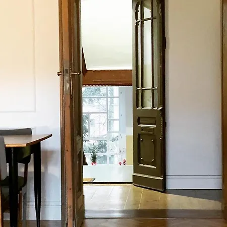 Apartament Mieszkanie mid-century modern w starej kamienicy niedaleko Targów MTP *